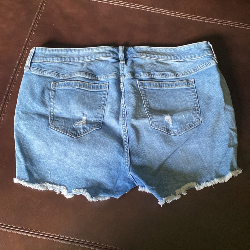 Torrid - Picture 2 of 4